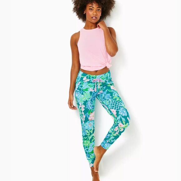 Lilly Pulitzer UPF 50 Luxletic 28" Island Jogger - Size Medium - EUC - Picture 5 of 5